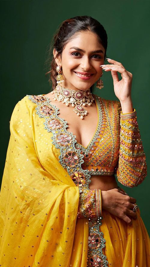 All The Times Mrunal Thakur Styled Her Ethnic Wear Just Right